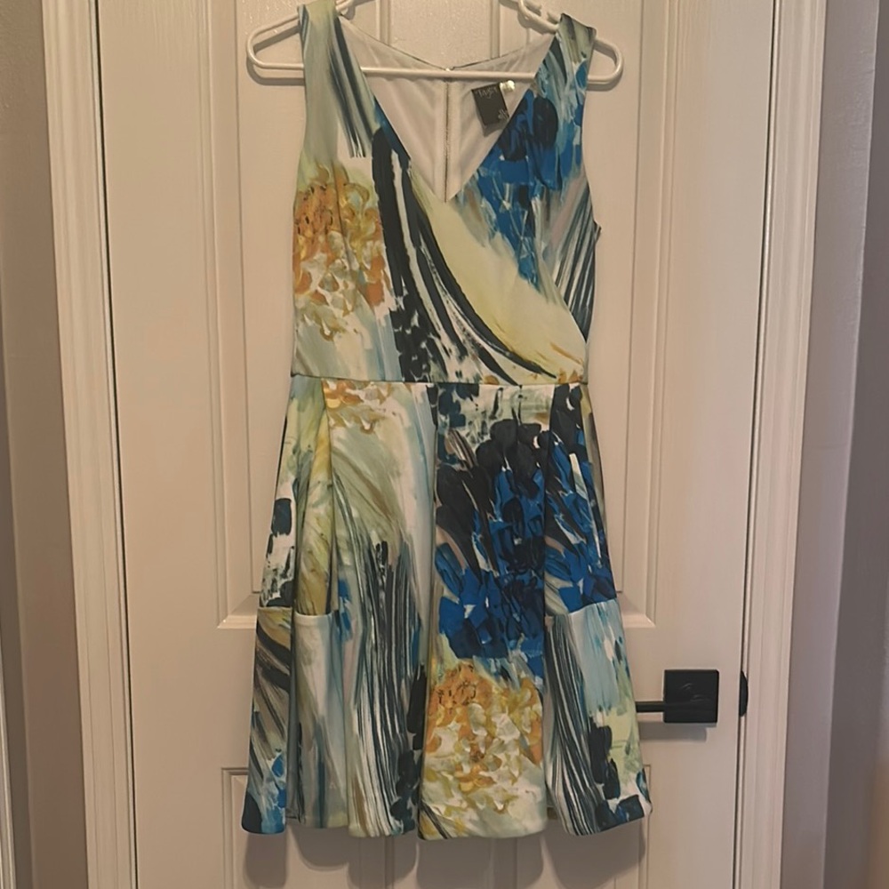 Taylor Abstract Pattern Sleeveless v-neck Dress